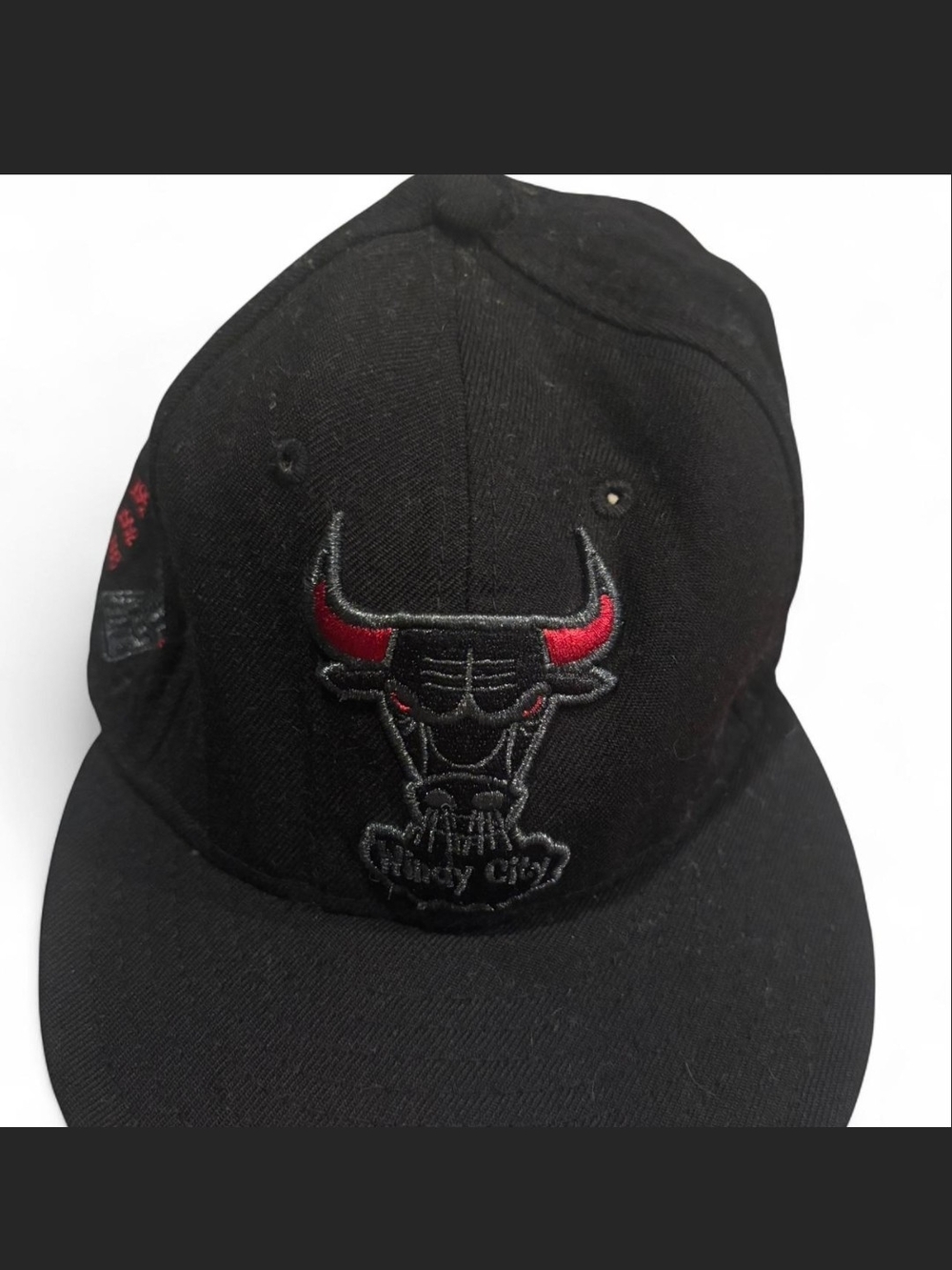 NBA Black Snapback Hat with Red-Accented Bulls Logo